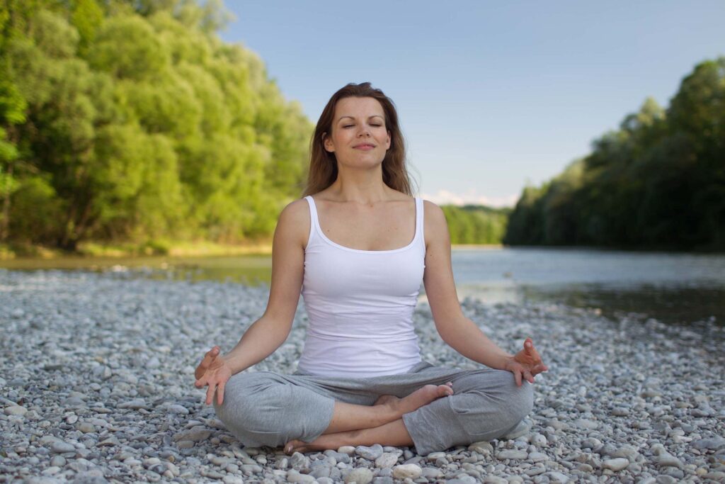 Mujer haciendo Yoga