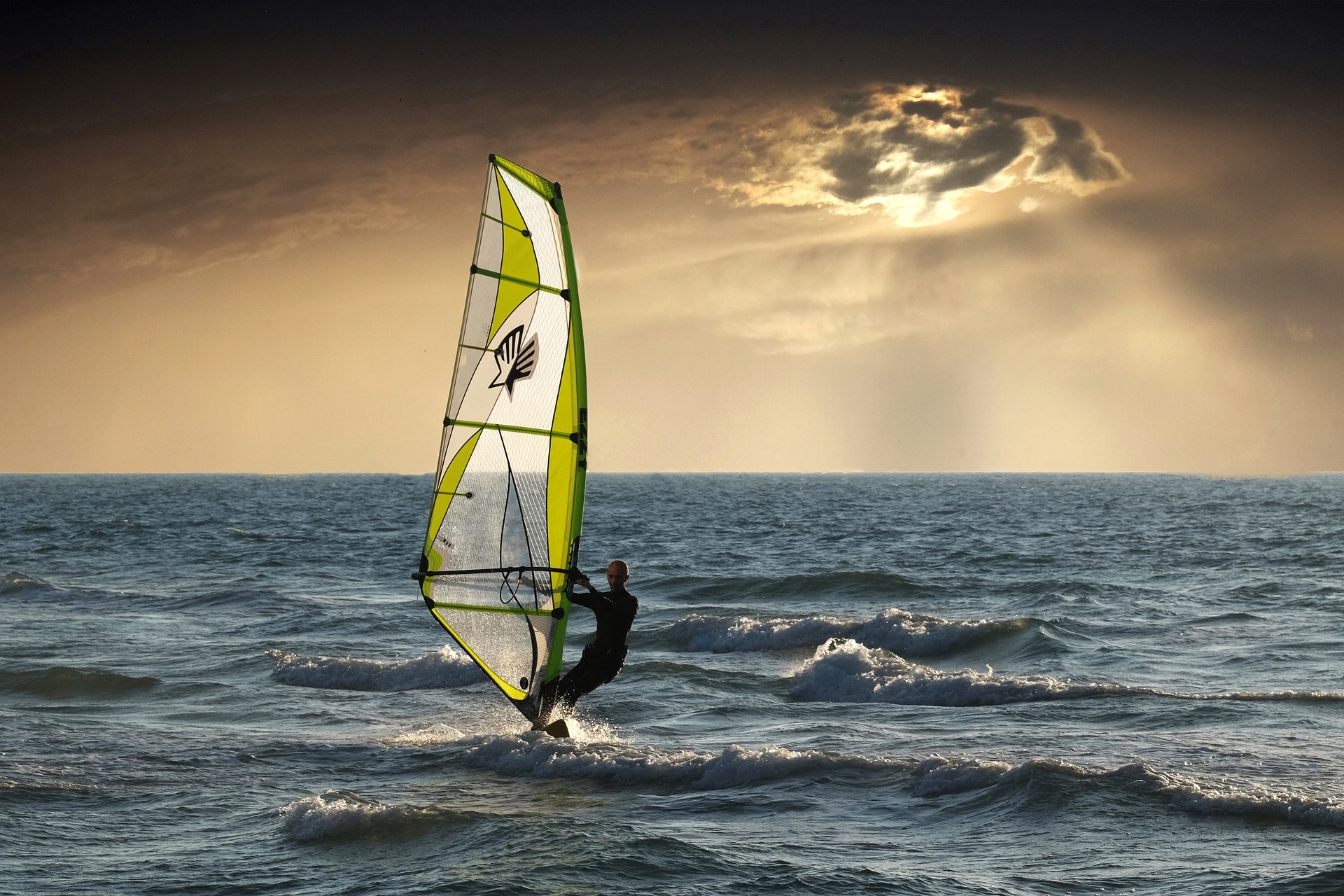 Deportes de Aventura en el Mar de Barcelona